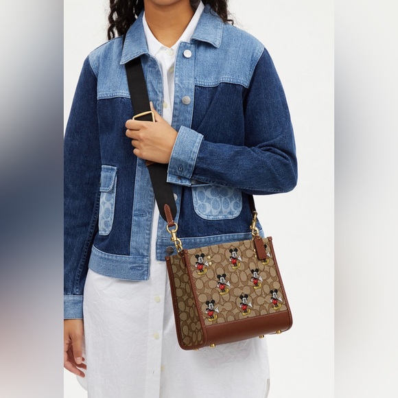 New Coach CM199 Disney X Coach Dempsey Tote 22 In Signature Jacquard - Picture 4 of 8